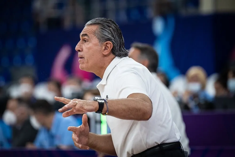 Sergio Scariolo, coach de Bologne : « Je ne me souviens pas  d’autant d’erreurs de la part des arbitres dans une dernière minute d’un match »