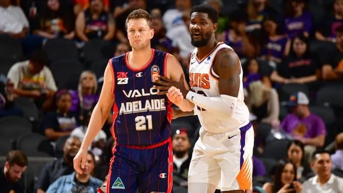 NBA : Les Adélaïde 36ers d’Australie se tapent les Phoenix Suns en pré-saison !