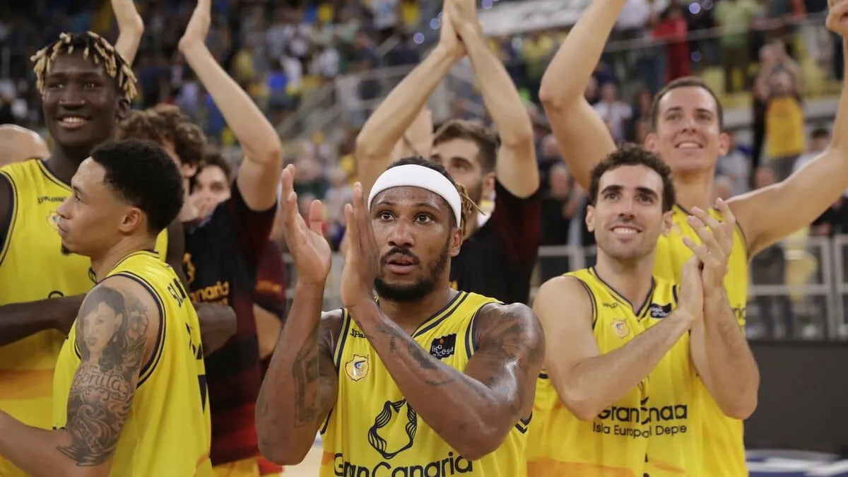 Espagne : Barcelone tombe d’entrée face à Gran Canaria d’Andrew Albicy et Damien Inglis