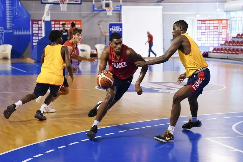 Vidéo : Un mois au Pôle France avec les espoirs du basket français