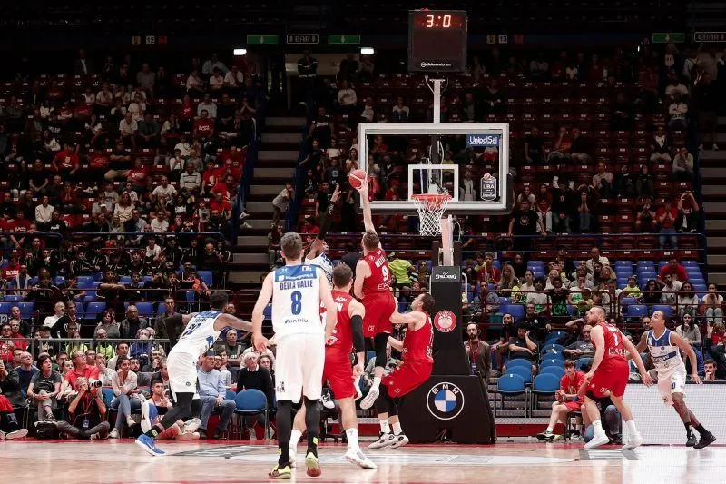 Italie : 117 000 téléspectateurs pour le match en clair Milan-Brescia