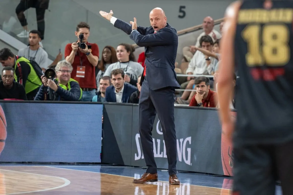 Sasa Obradovic et les tensions avec Mike James : "Les joueurs peuvent être sur les nerfs. Vous ne pouvez pas changer les personnes"