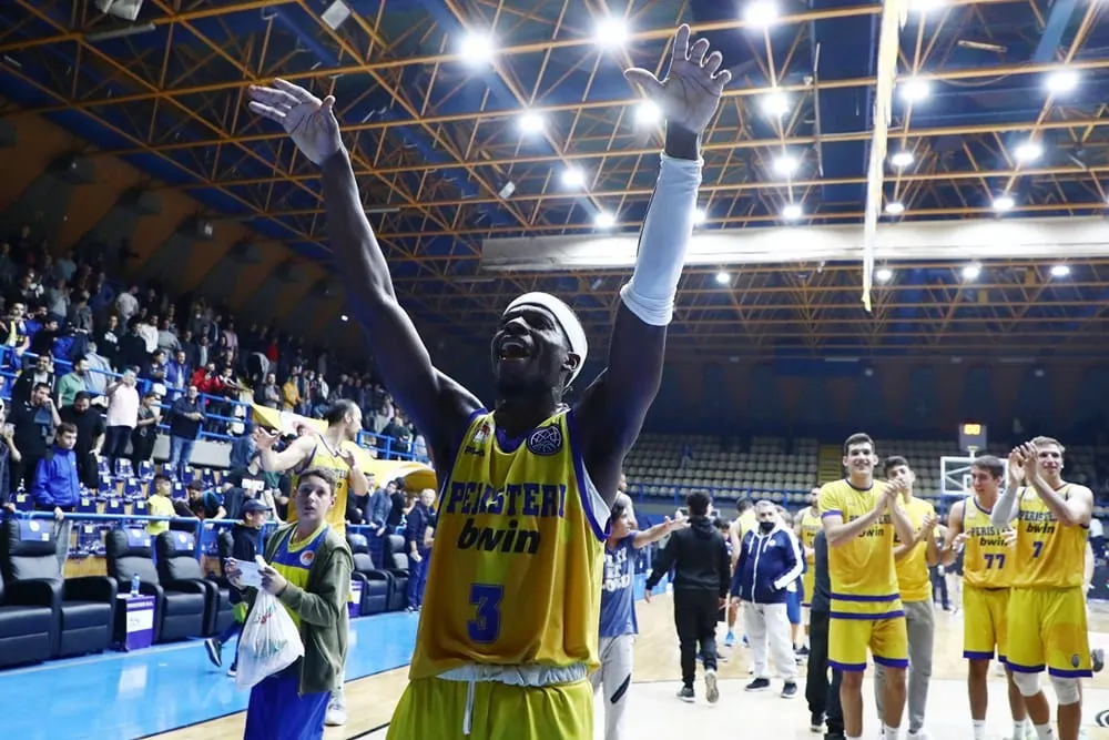 BCL : Sylvain Francisco brille avec Peristeri