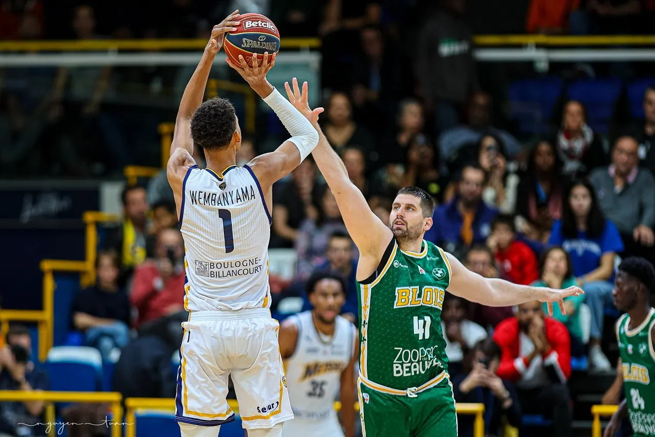 Ce samedi, l’ADA Blois va mettre en vente… des maillots de Victor Wembanyama !