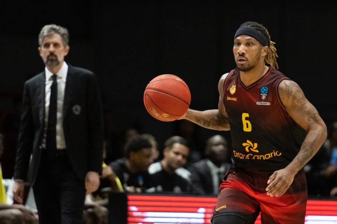 Paris : Will Weaver « fier de l’évolution de l’équipe » malgré la défaite contre Gran Canaria