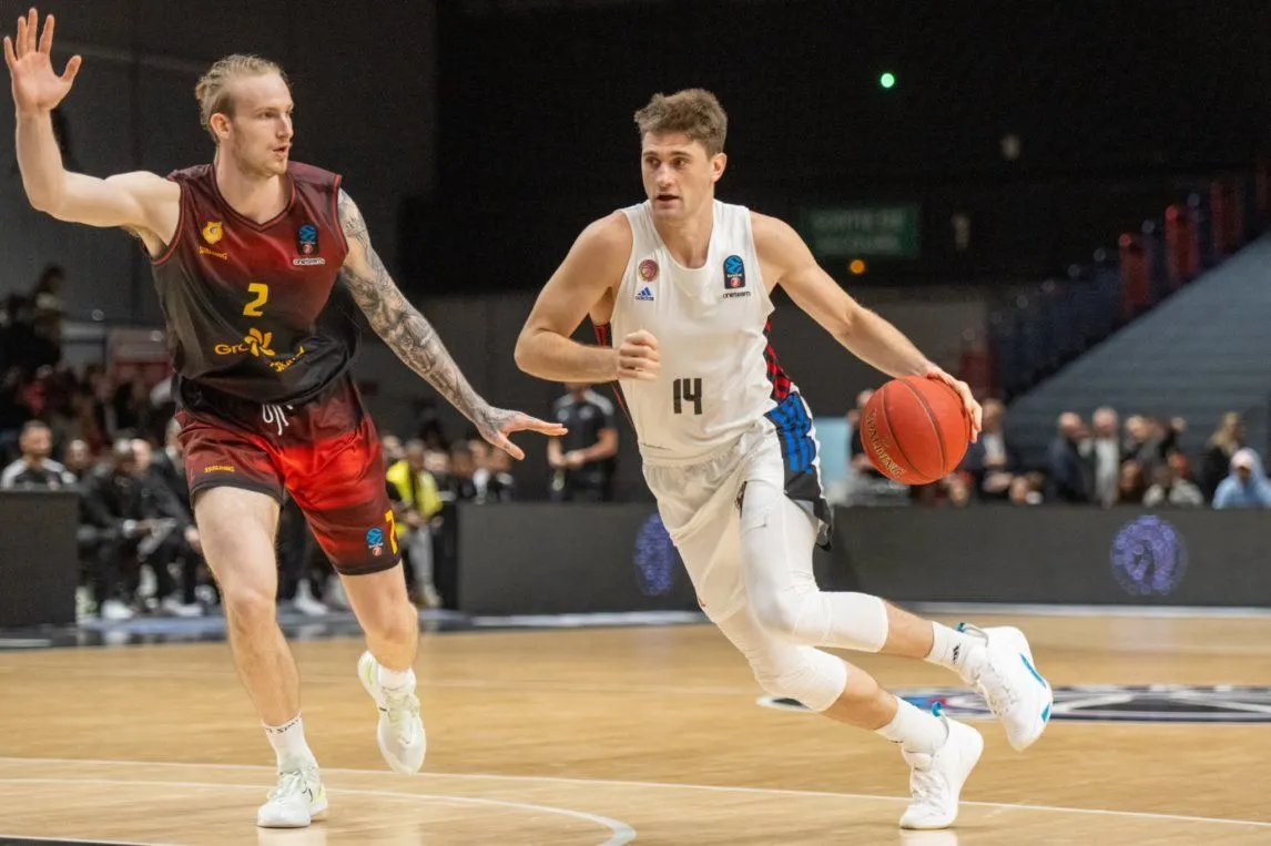 Paris : Dustin Sleva prêté à Braunschweig