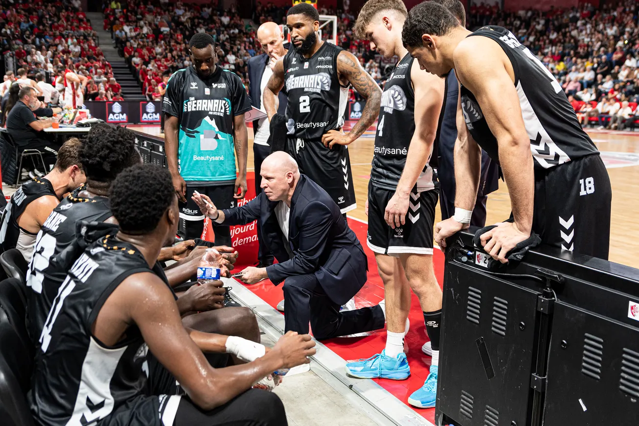 Eric Bartecheky (Élan Béarnais) après la défaite contre Monaco : « Ce qui fait mal, ce sont les quatre lancers-francs ratés »