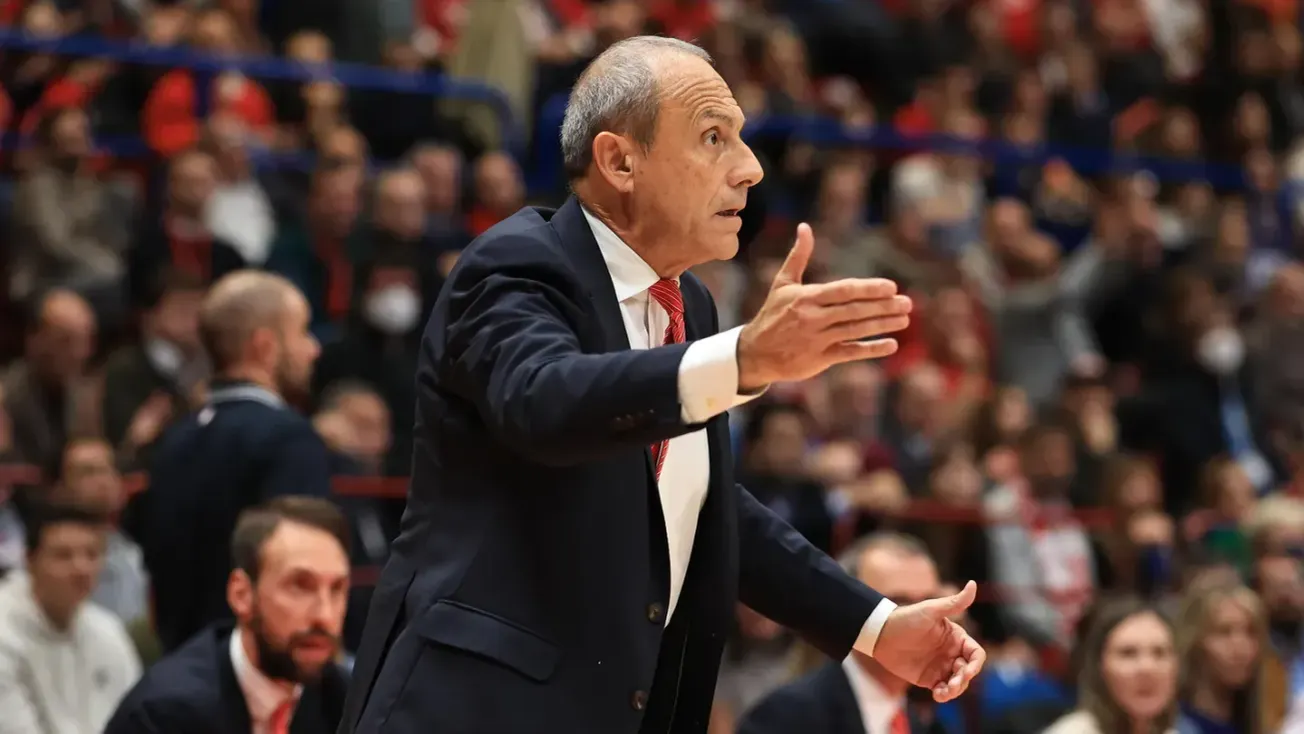 Le président de l’Olimpia Milan confirme la place d’Ettore Messina sur son banc
