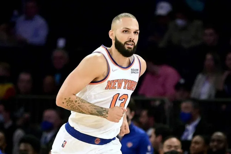 NBA – Evan Fournier en pleine crise : « Mes genoux n’en peuvent plus »