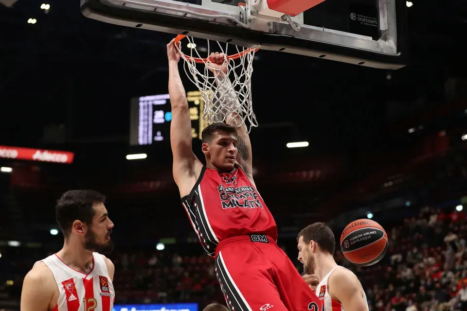 Dopage : Dinos Mitoglou (ex-Milan) suspendu deux ans et demi