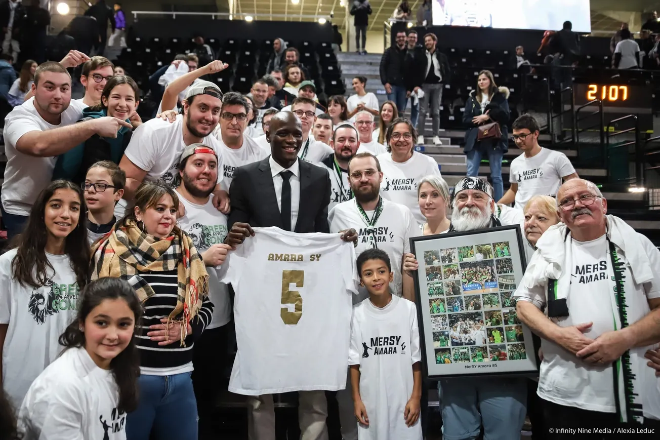 Vidéo : L’intégralité de la cérémonie de retrait de maillot d’Amara Sy