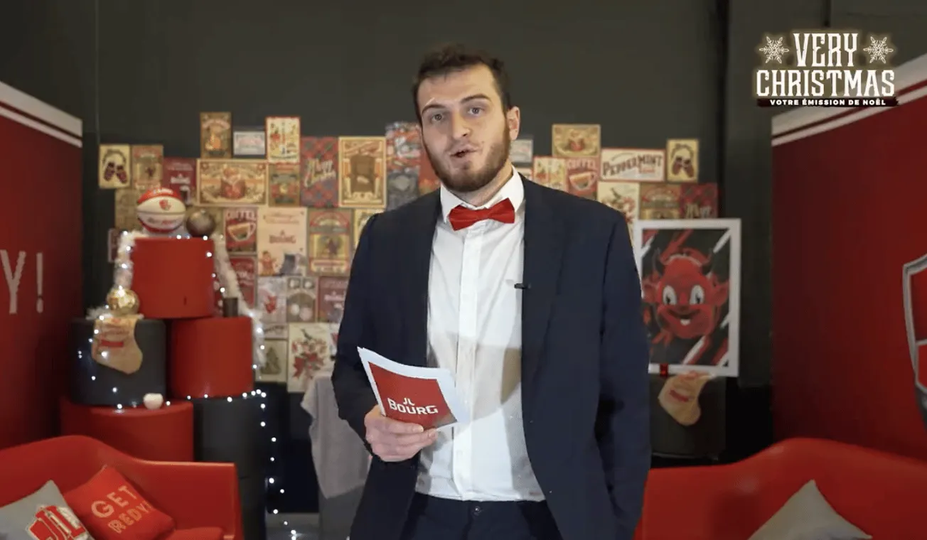 Vidéo : le show de Noël de la JL Bourg présenté par Axel Julien