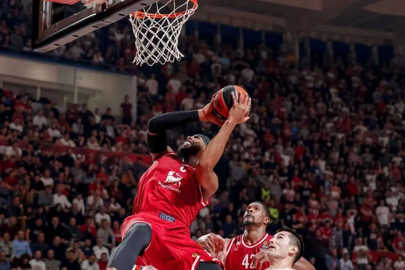 Ettore Messina (coach de Milan) : « Même si tu as soixante ans et que tu as une belle carrière derrière toi, une tape dans le dos, ça fait plaisir »