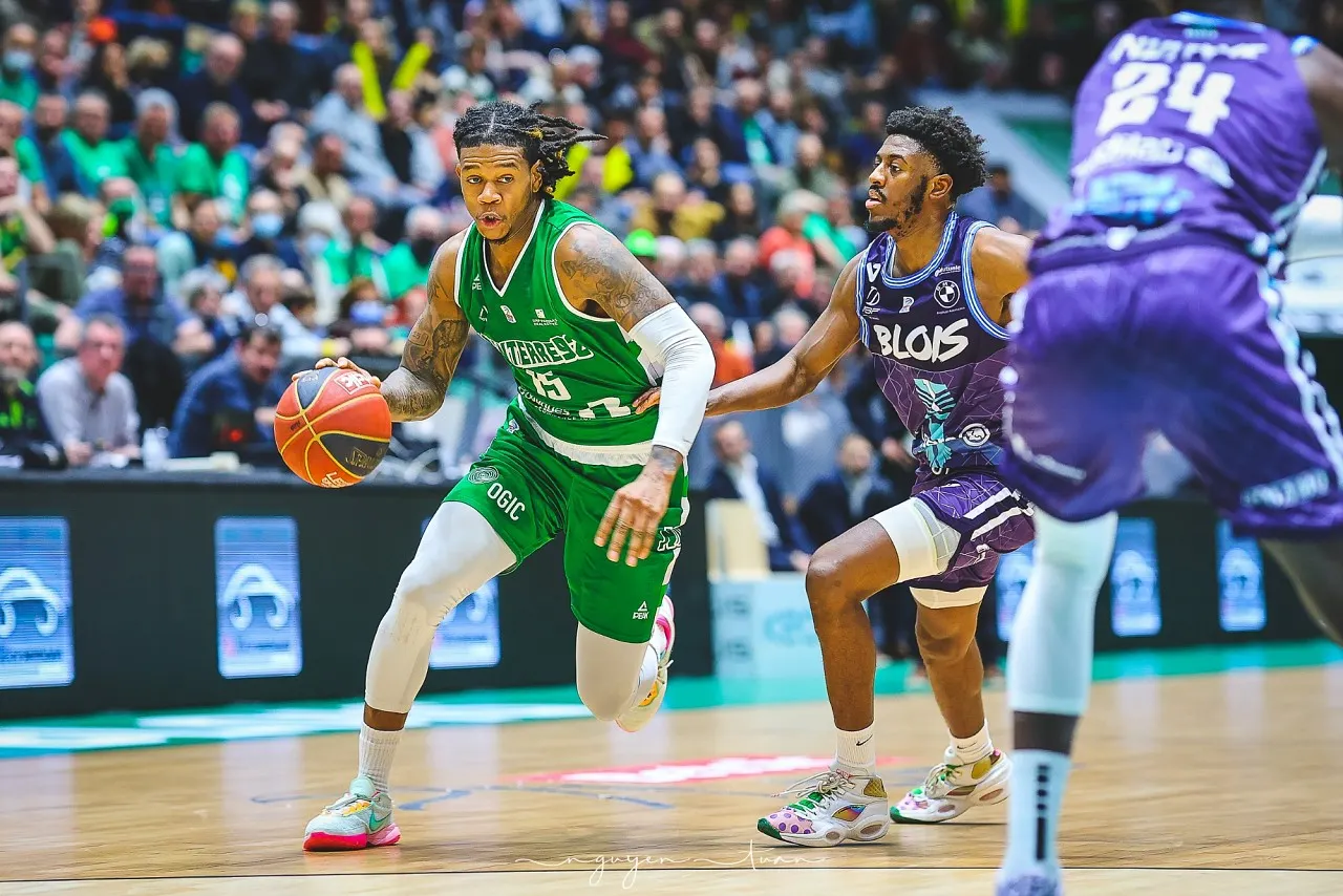 Nanterre : l’hécatombe se poursuit, Rion Brown absent deux mois