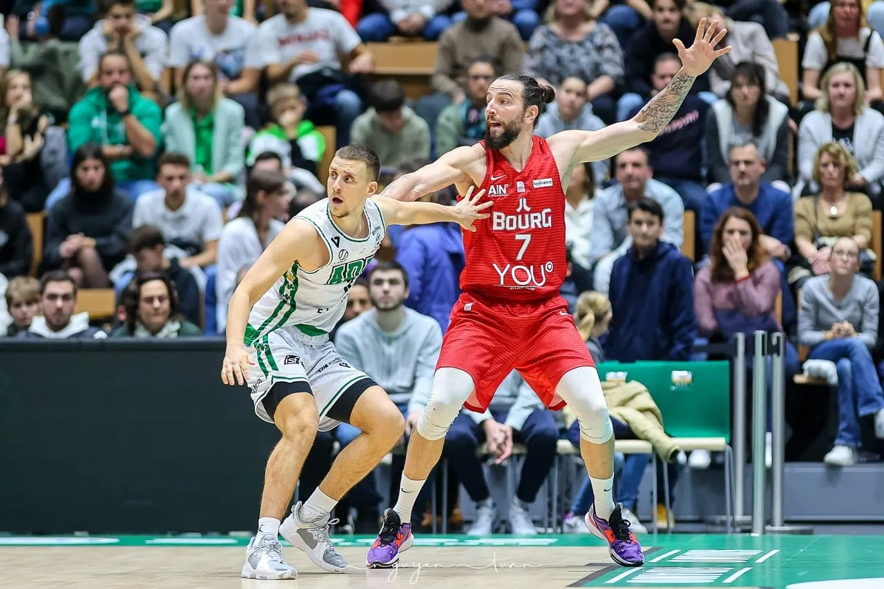 Bourg-en-Bresse : Maxime Courby prolonge jusqu’en 2026