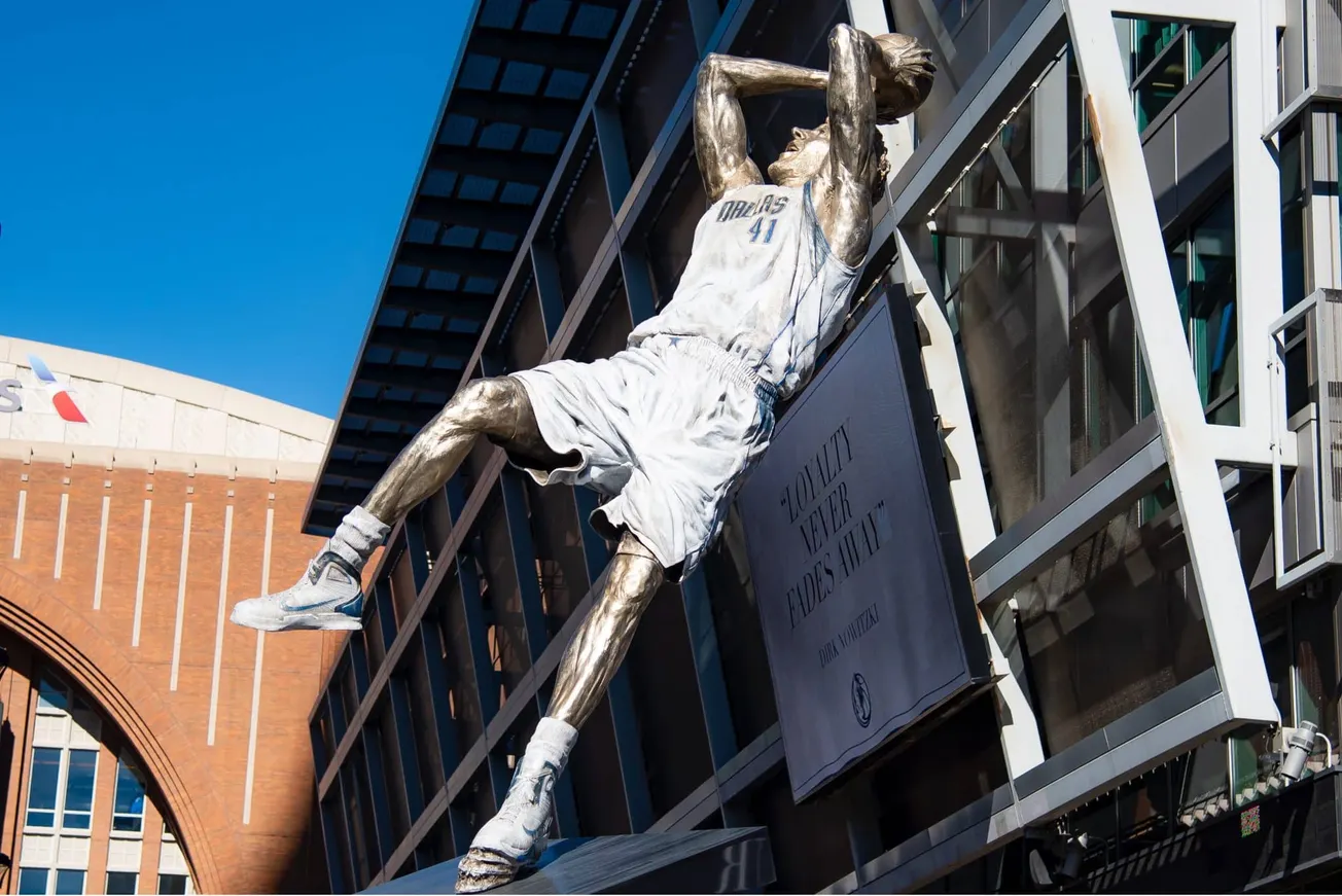 L’Allemand Dirk Nowitzki statufié à Dallas