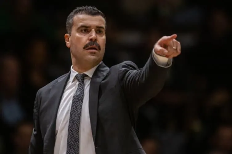 Erdem Can, coach d'Anadolu Efes : "Les résultats de l'ASVEL ne reflètent pas le basket qu’ils jouent"