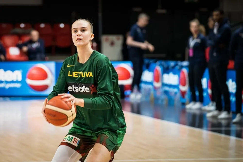L'espoir de l'ASVEL, Juste Jocyte, contrainte au repos complet