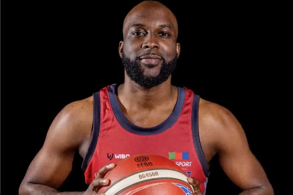 Propos racistes envers Loïc Akono : Charleville-Mézières écope d’un huis clos total