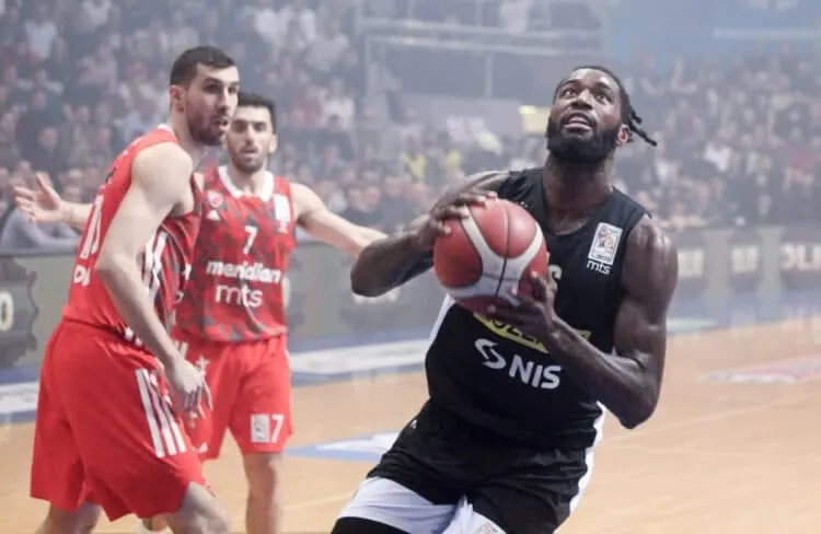 Coupe de Serbie : Fou comme toujours, le match Etoile Rouge - Partizan a duré plus de deux heures et demie