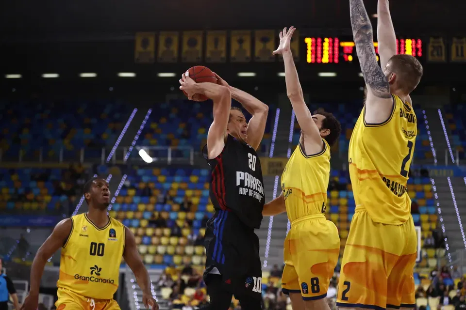 Michael Roll quitte le Paris Basketball