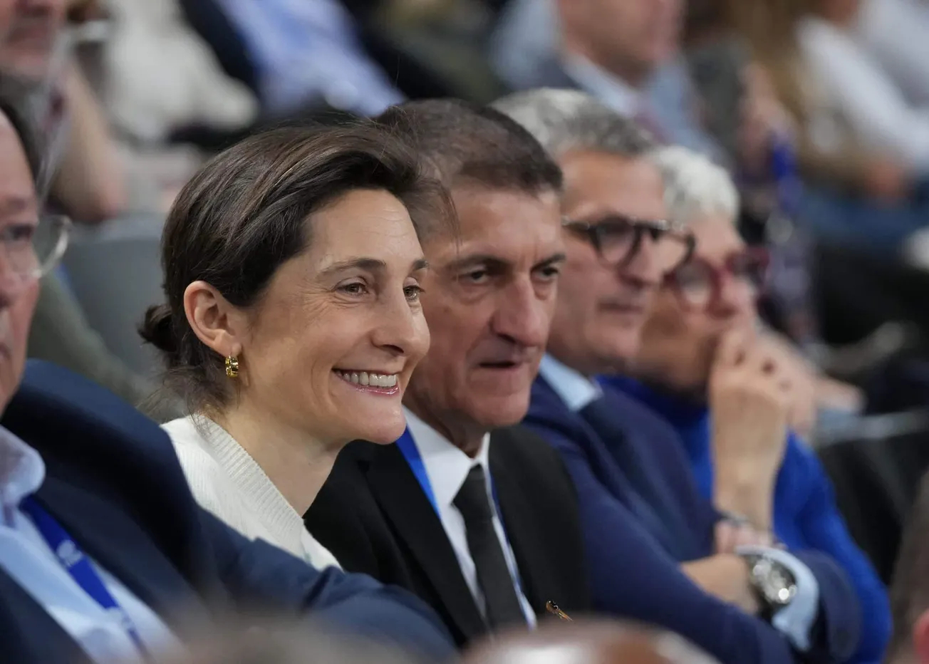 Pour Amélie Oudéa-Castéra, ministre des Sports, il est hors de question "de remettre en cause des décisions relatives à la Russie"