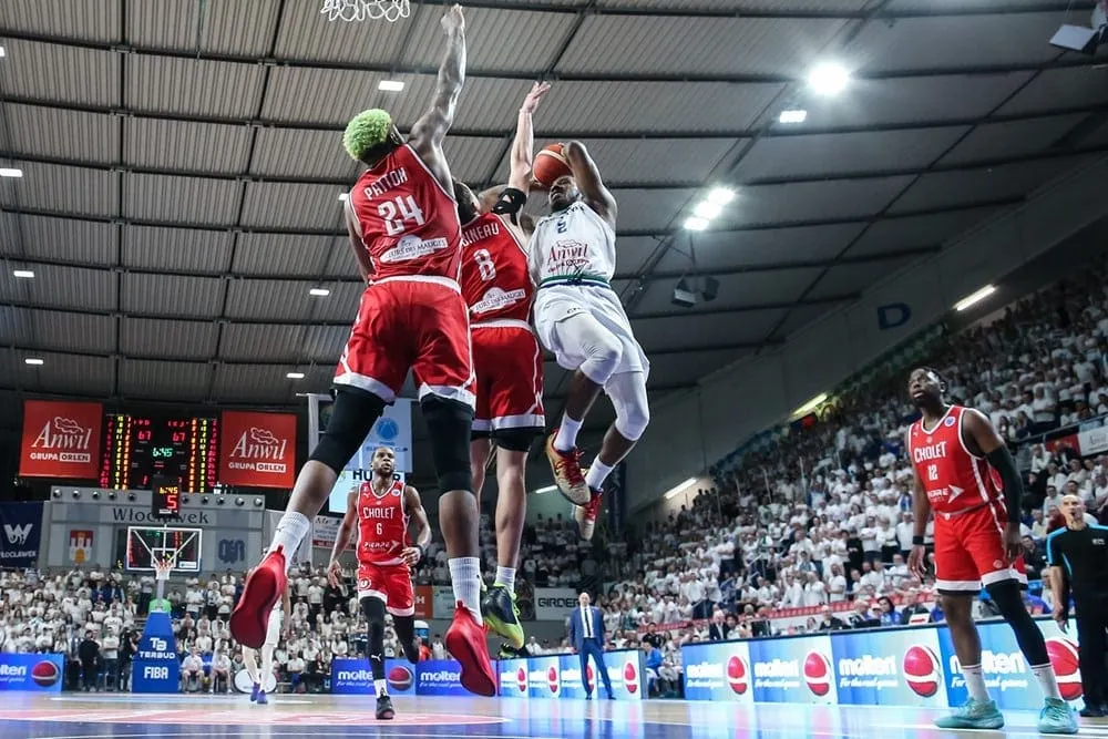 Vidéo : Le résumé de Anwil Wloclawek - Cholet Basket - "On a limité la casse" commente le coach Laurent Vila