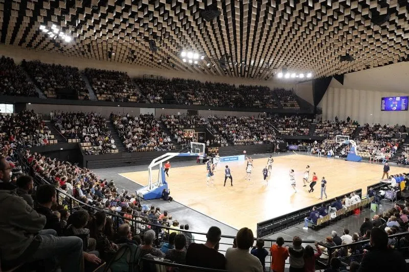 La photo : 3 300 spectateurs à Laval pour de la Nationale 2