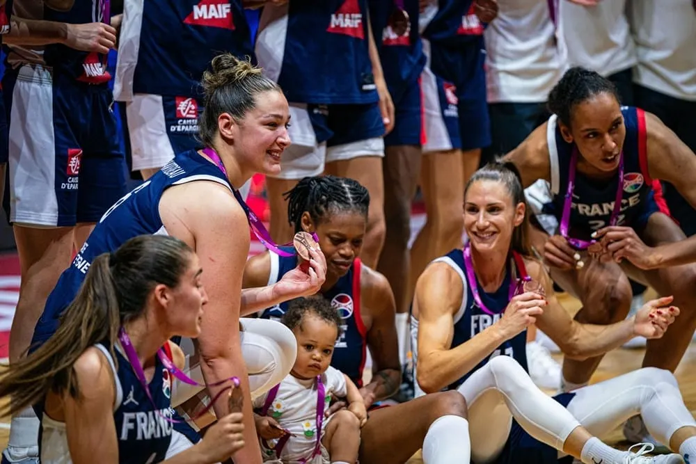 Les Bleues médaillées de bronze à l'EuroBasket : « Peu de personnes croyaient en nous »