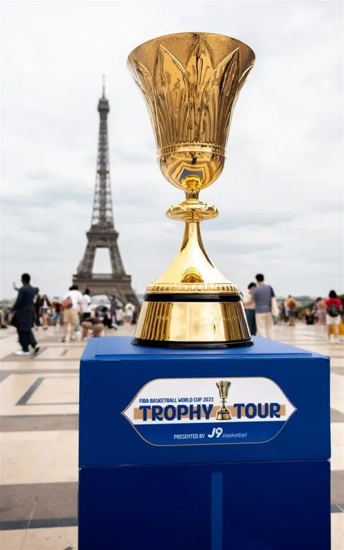 Quand le trophée de la Coupe du monde a visité Paris