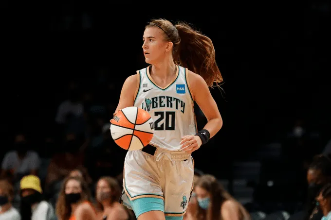 WNBA : Sabrina Ionescu s'empare du record de 3-points sur une saison