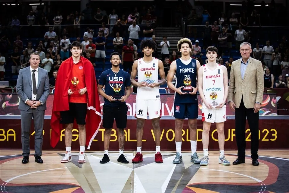 Coupe du monde U19 : Izan Almansa MVP, Zacharie Perrin dans le 5 All-Stars