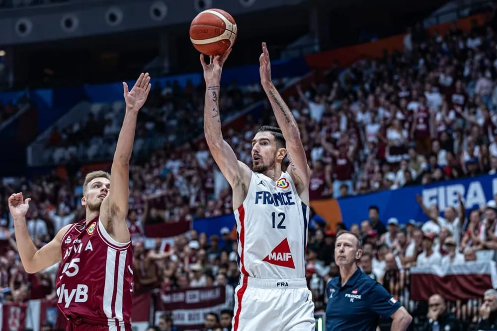 Vidéo : L'action qui a valu à Nando De Colo son exclusion