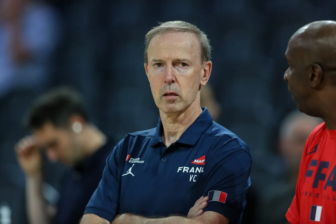 Jean-Pierre Siutat confirme Vincent Collet à la tête des Bleus, la fédé attend une réponse de Joël Embiid pour le 10 octobre
