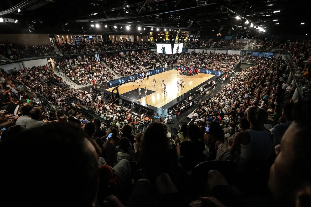 Caen : 4 000 spectateurs dans le nouveau Palais des sports pour un match amical de NM1