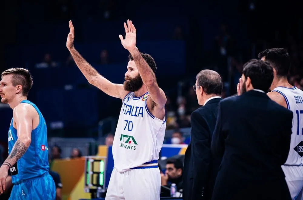 Une standing ovation à Gigi Datome pour le dernier match de sa carrière