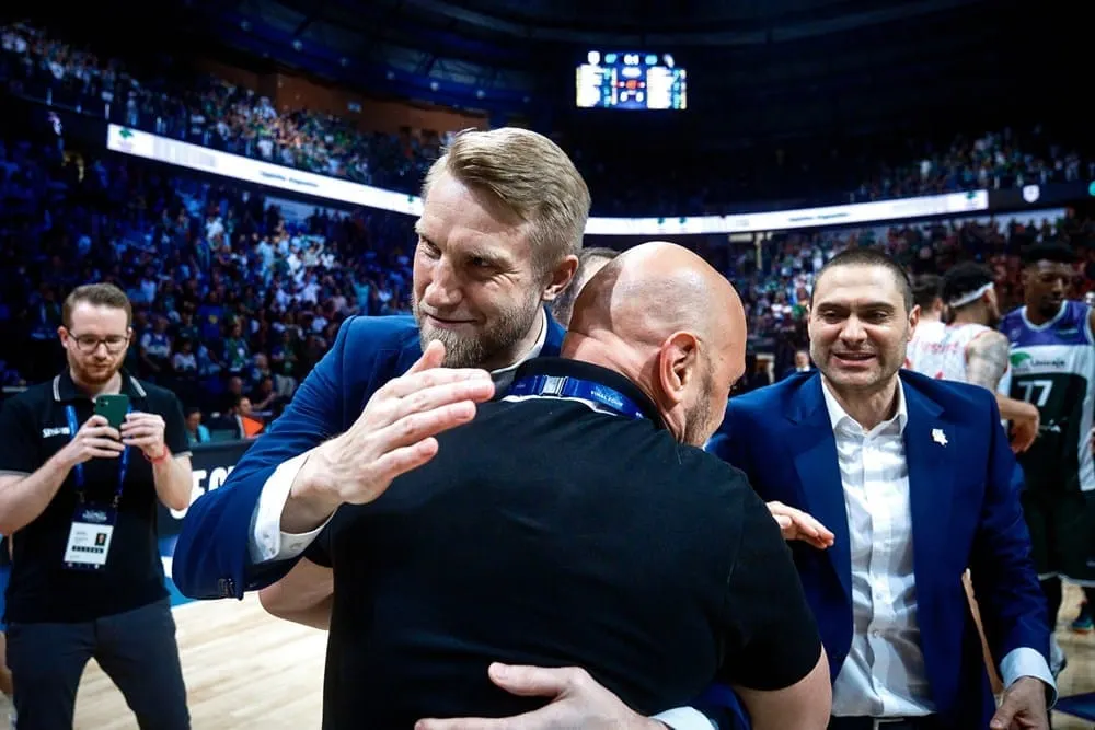 Paris Basketball : Le président David Kahn compare son coach Tuomas lisalo à Gregg Popovich