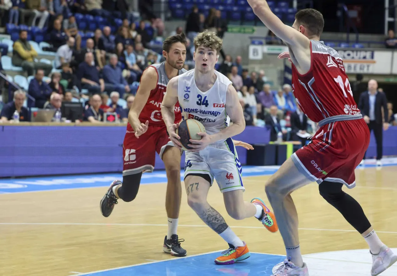 Entre début de saison raté et budget en baisse, le club belge de Mons-Hainaut en difficulté
