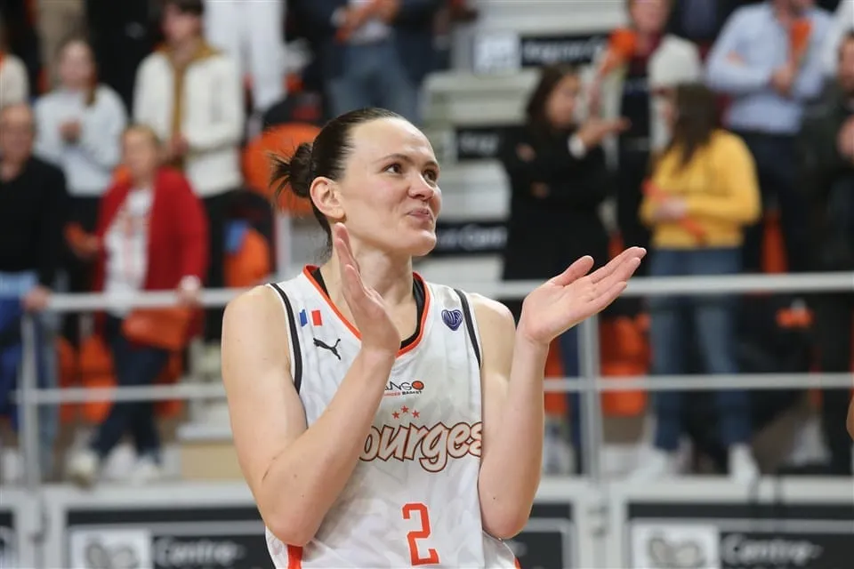Anete Steinberga (Bourges) : "Cette saison, on se doit de gagner le championnat, la Coupe de France et l’Eurocup"