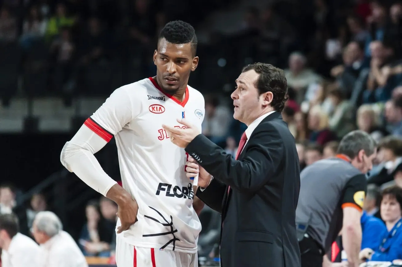 Christophe Léonard, de joueur à analyste-vidéo de l'équipe de France féminine : "C’est très motivant au quotidien"