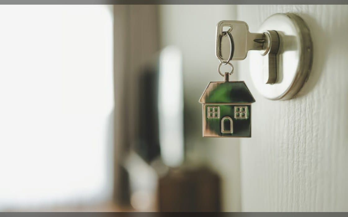 Mortgage applications slip as rates hit a three-week high