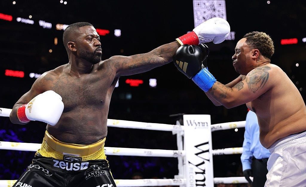 Battle Of The Boneheads: Ray J Puts The One Wish Whim Whammy On Orlando Brown In Undercard Match, Brandy Shows Support