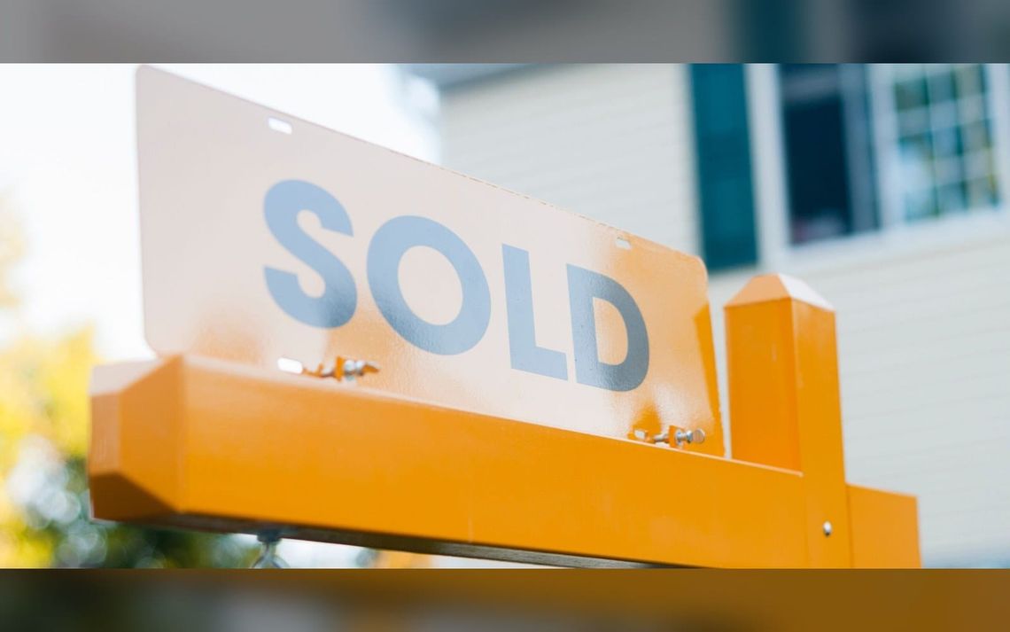 U.S. home prices flat in June, extending cooling trend