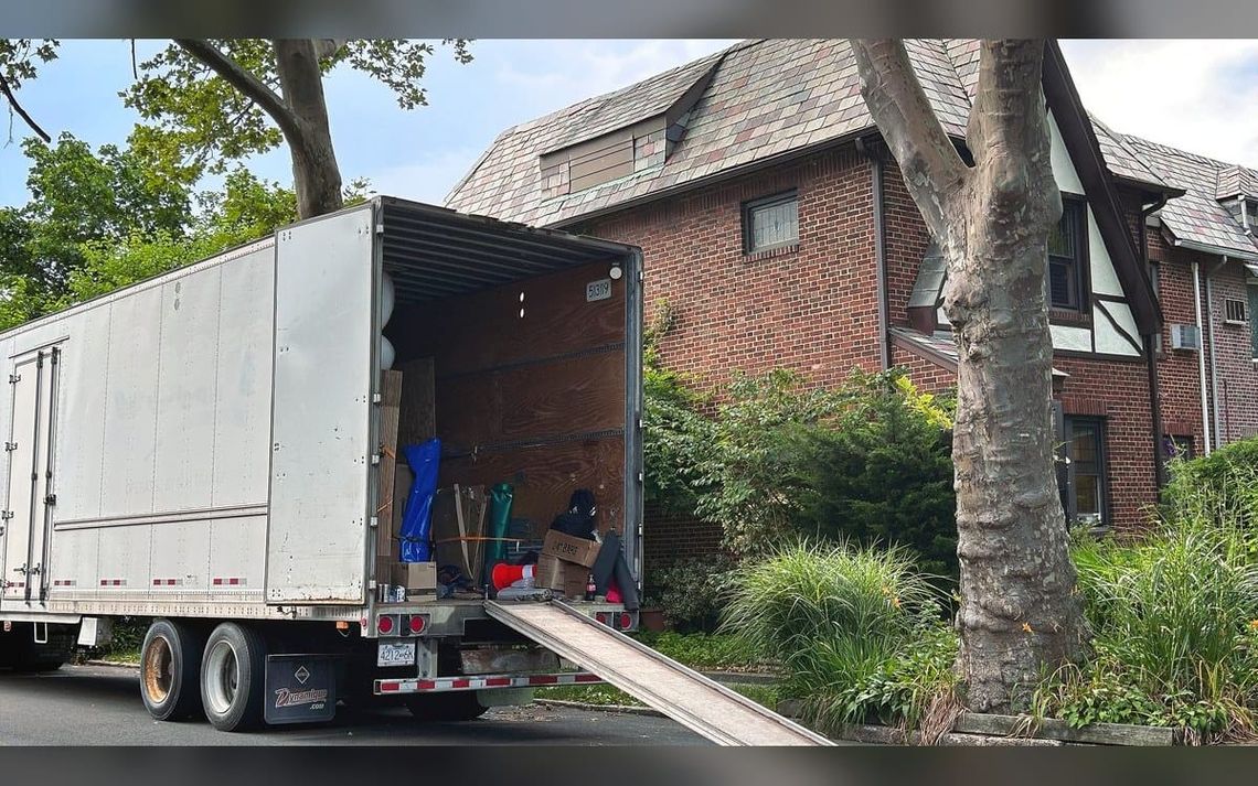 8 Smart, Post-Move Things You Should Do Before You Start Unpacking