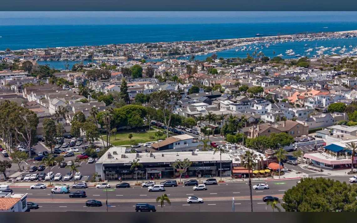 Multi-Tenant Corona del Mar Retail Sells Above Asking Price