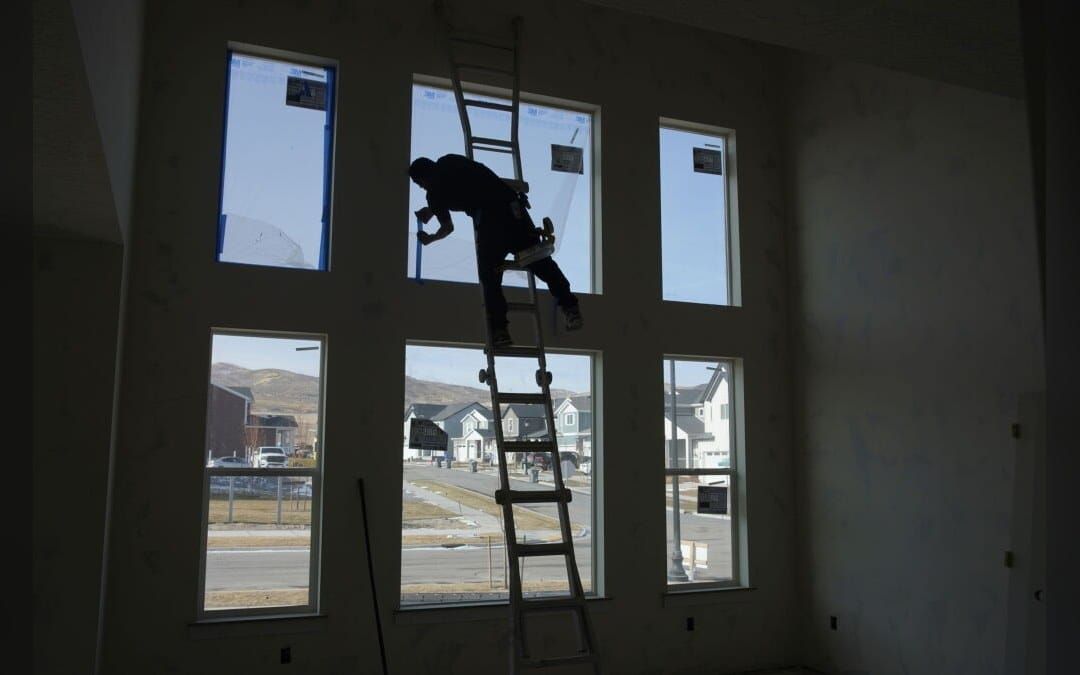 US builder sentiment drops to match lowest level since 2022