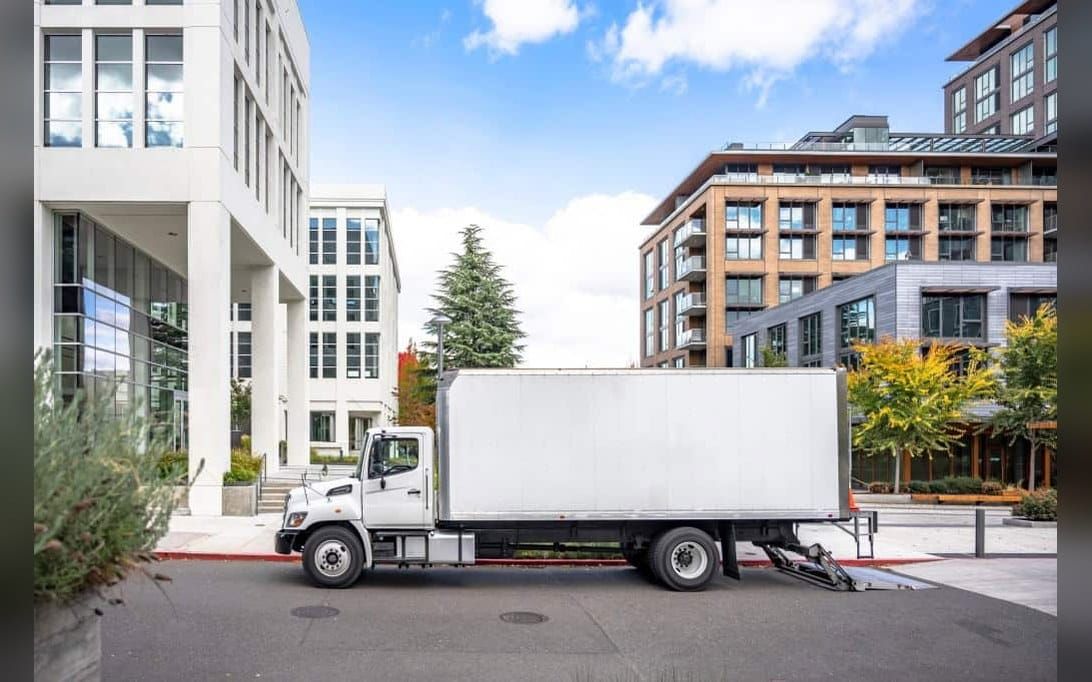 Moving Container vs Truck Rental : Which One Is Right for Your Move?