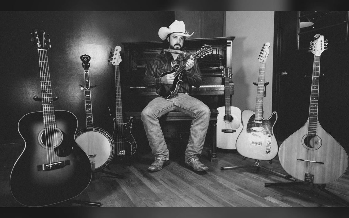 Ian Munsick Finds His American West Avatar on New Album ‘The Mountain Goat’