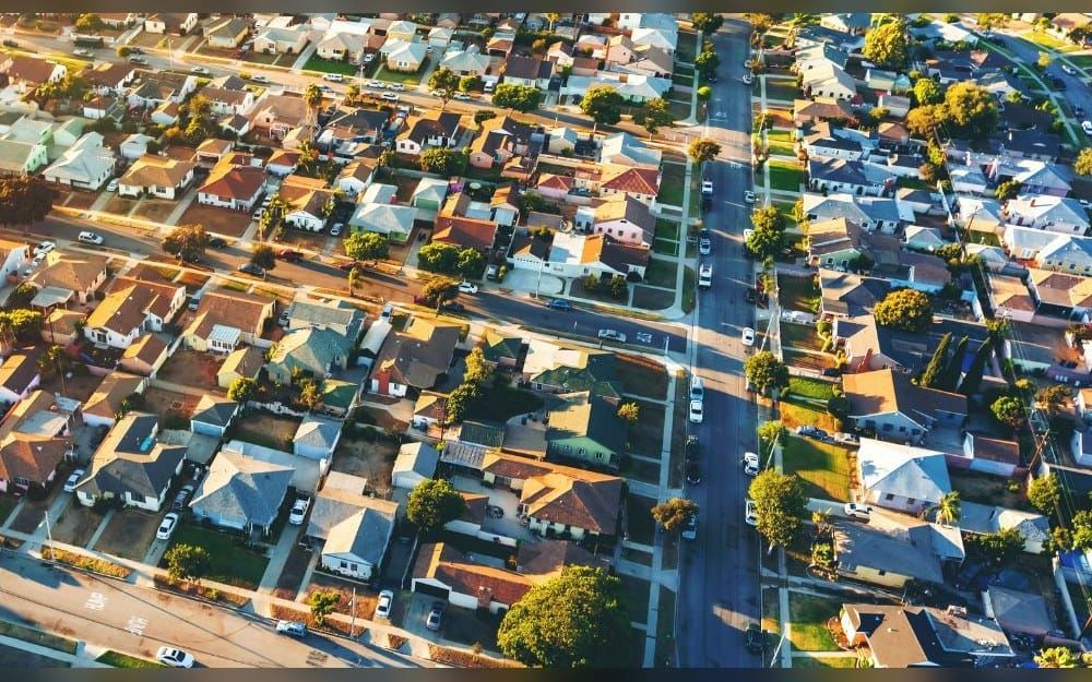 Mortgage demand plummets as rates lurch toward 7%
