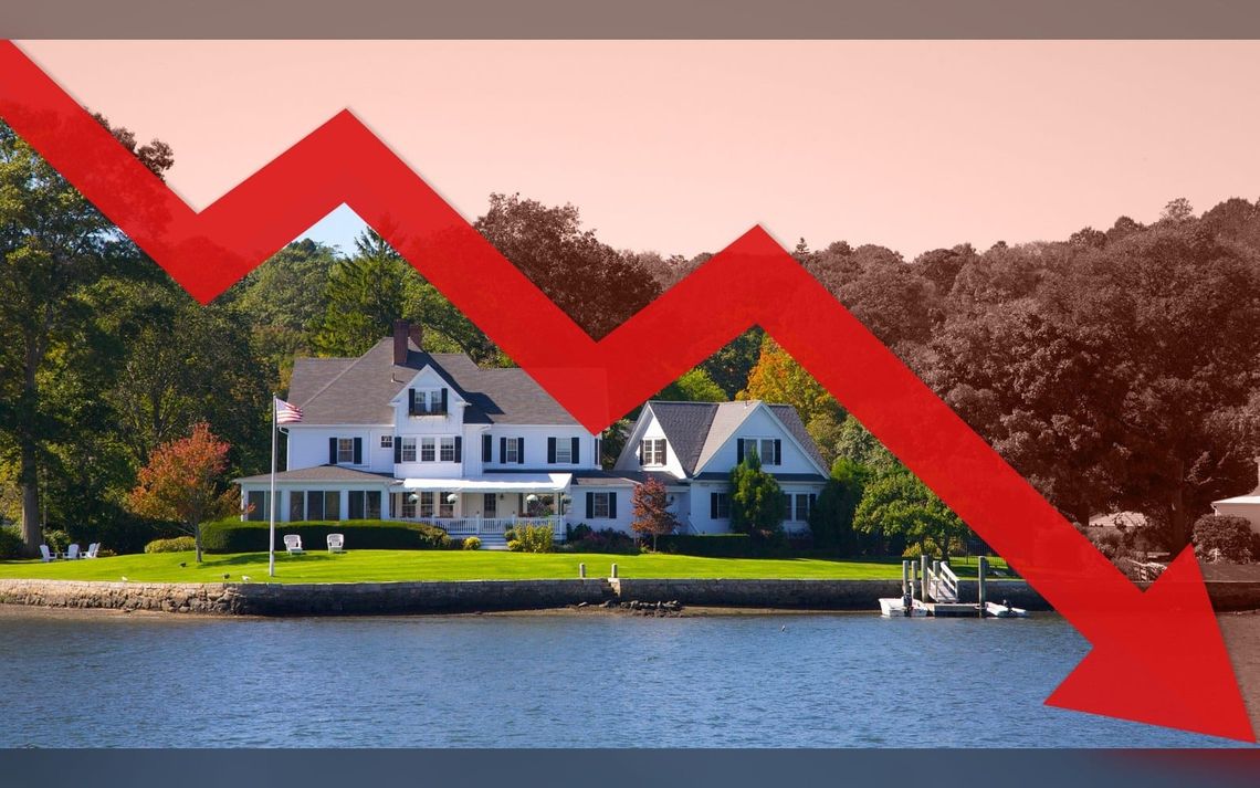 Mortgage Rates Hit 7.3%: Application Volume Plunges to Slowest Pace Since 2025